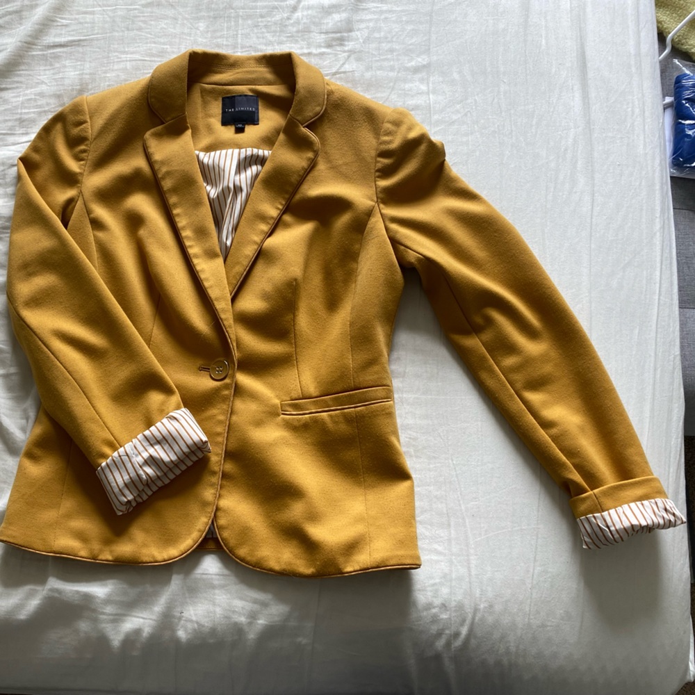 Mustard yellow blazer